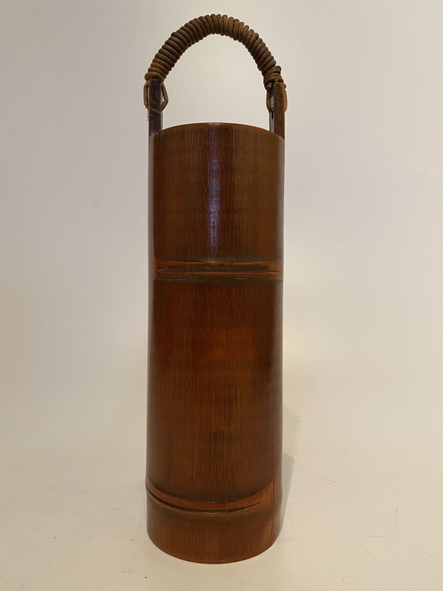 Cylindrical ikebana vase 