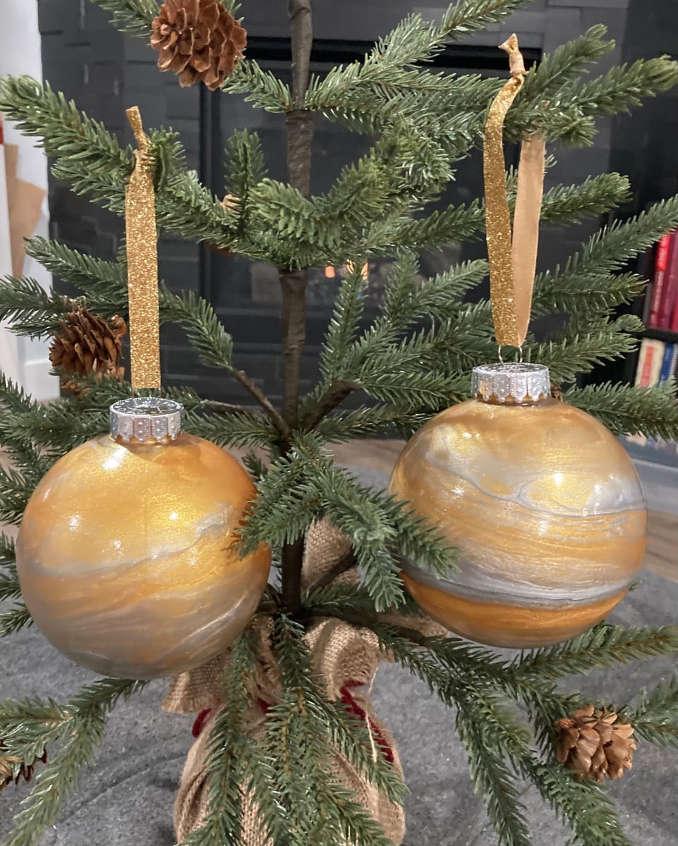 Gold & Silver 5" Holiday Ornaments 