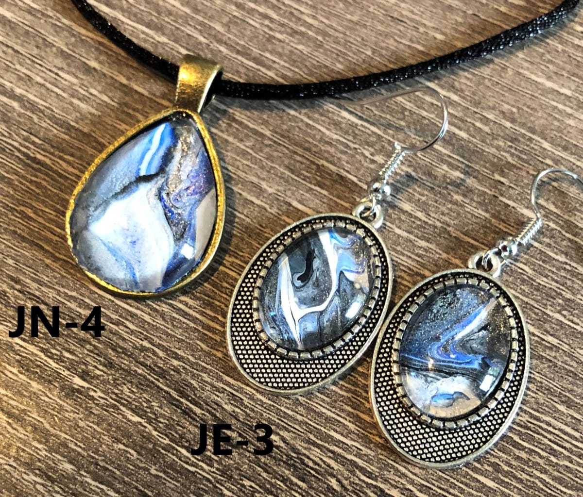 JUPITER JEWELRY: BLUE  BLACK 
