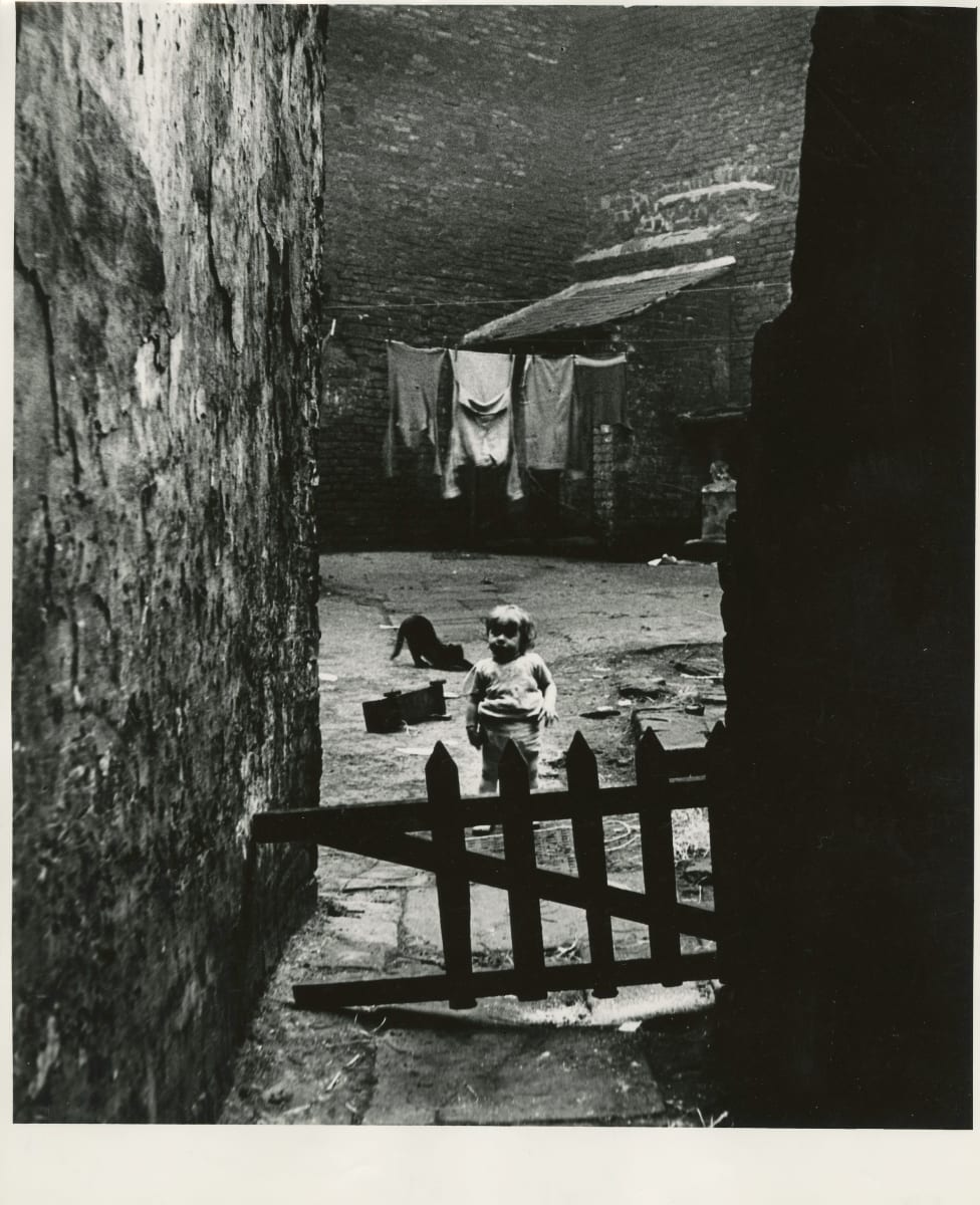A Sheffield backyard, 1930s by Bill Brandt 