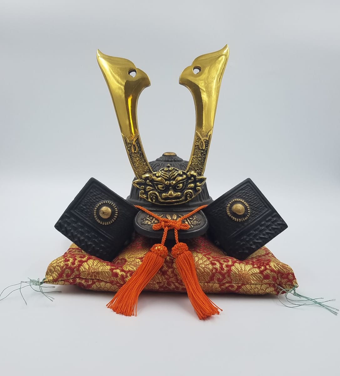 Miniature Samurai Kabuto by Unknown, Image 1.