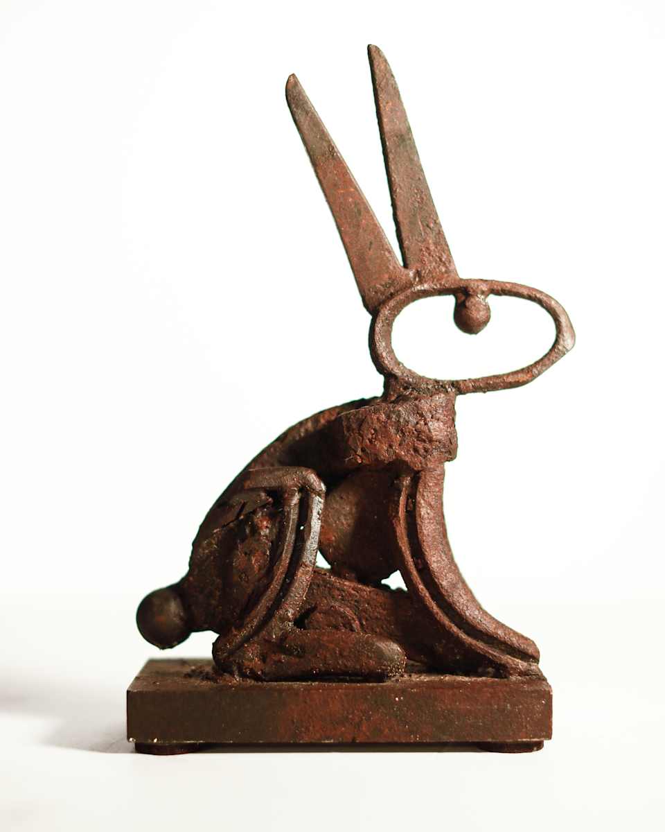 Bunny shears by Bruce Larsen  Image: A bunny with shears for ears.