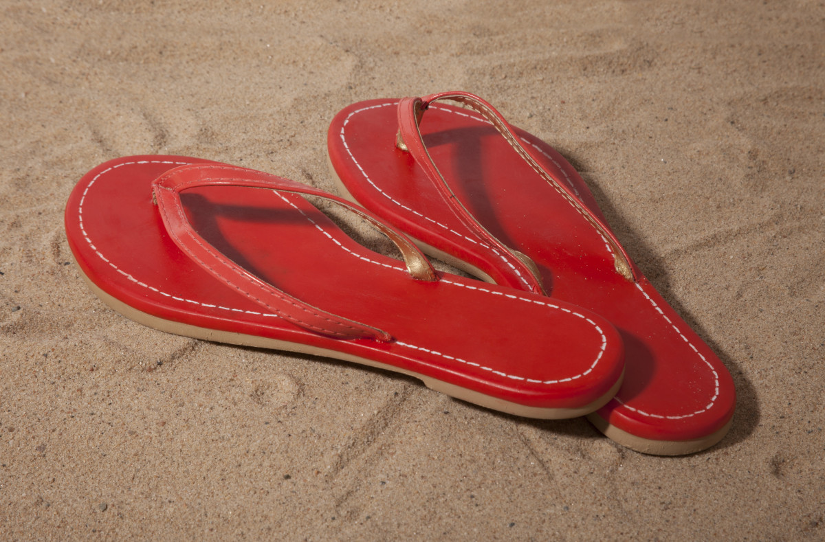 SUMMER AT THE BEACH by Robin Antar 