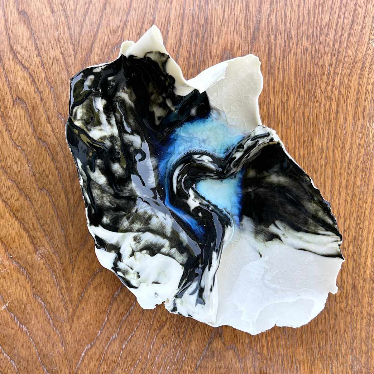 A Crack in the Still of the Night - Form no4 by Tamara Rafkin, Image 1.
