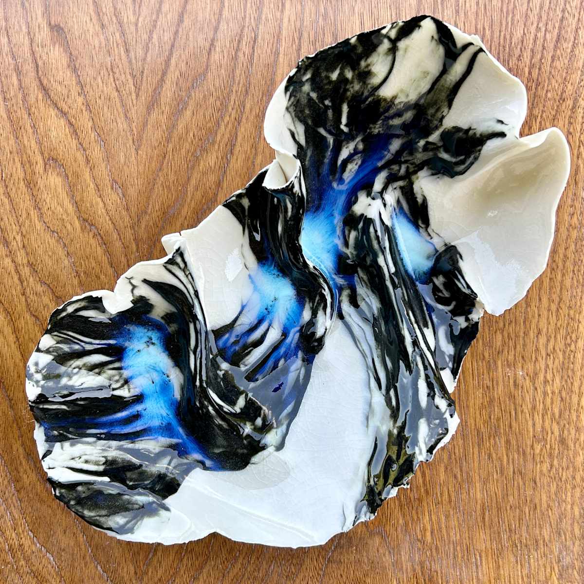 A Crack in the Still of the Night - Form no5 by Tamara Rafkin, Image 1.