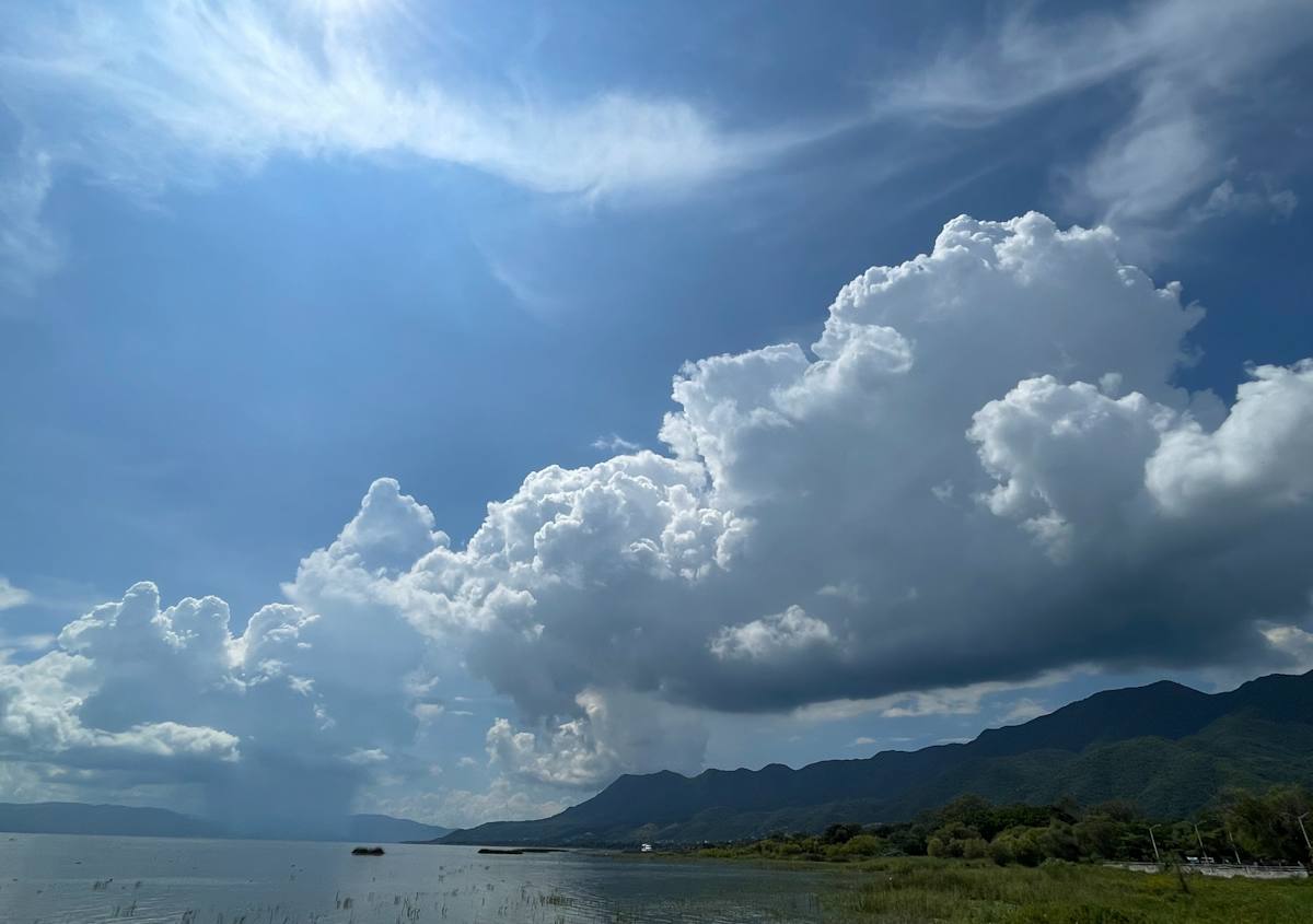 Rincón de Chapala by Mauricio Athie 
