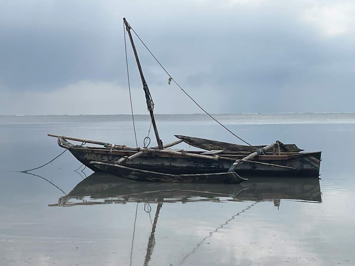 Dhow by Mauricio Athie 