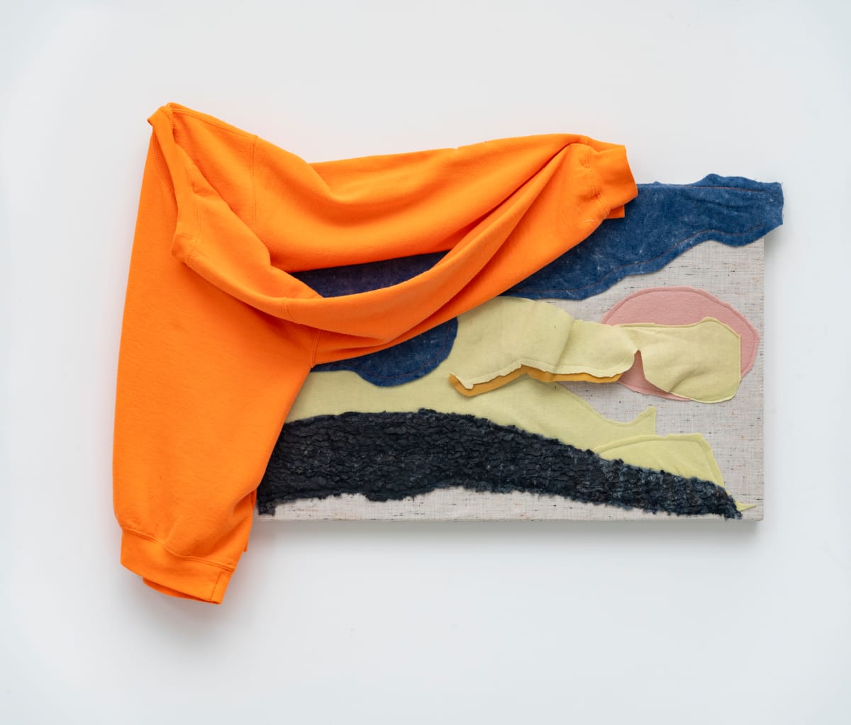 Poente com apoio [Sunset with support] by Gokula Stoffel 