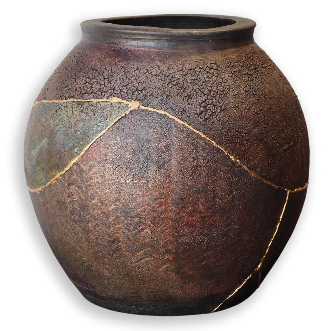 Earthen Vessel by Kurt Caddy 