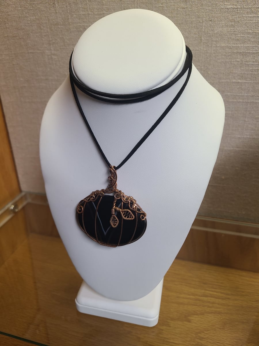 Banded Agate Pumpkin in Bare Copper Wire by Pamela Dexter 