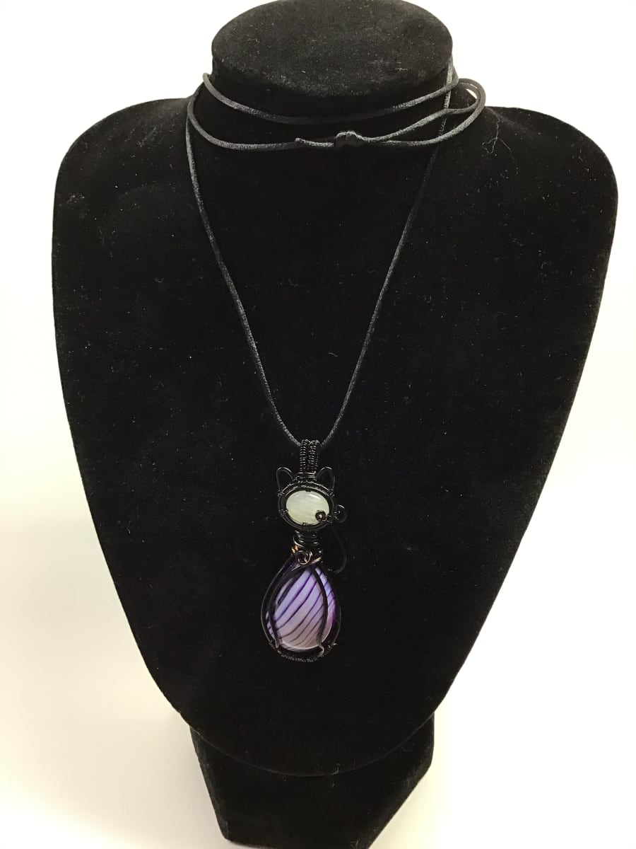 Moonstone & Dyed Agate Cat by Pamela Dexter 