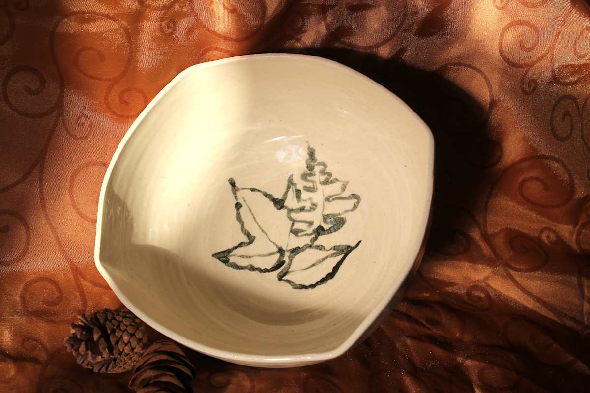 Squarish Bowl with Leaves, Image 1.