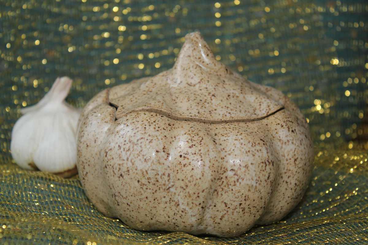 Garlic Keeper - Light Speckled, Image 2.
