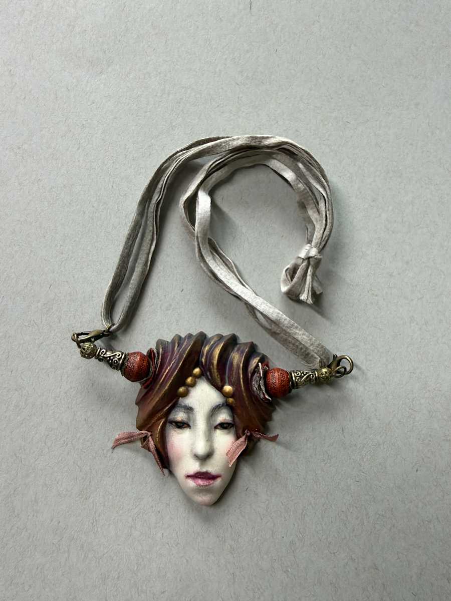 Pendant #5 by Tatiana Baeva, Image 2.