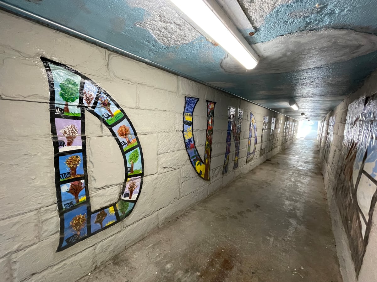 Dundee Subway/Windows on Dundee by Dundee Elementary Students, UNO Students, Image 10.