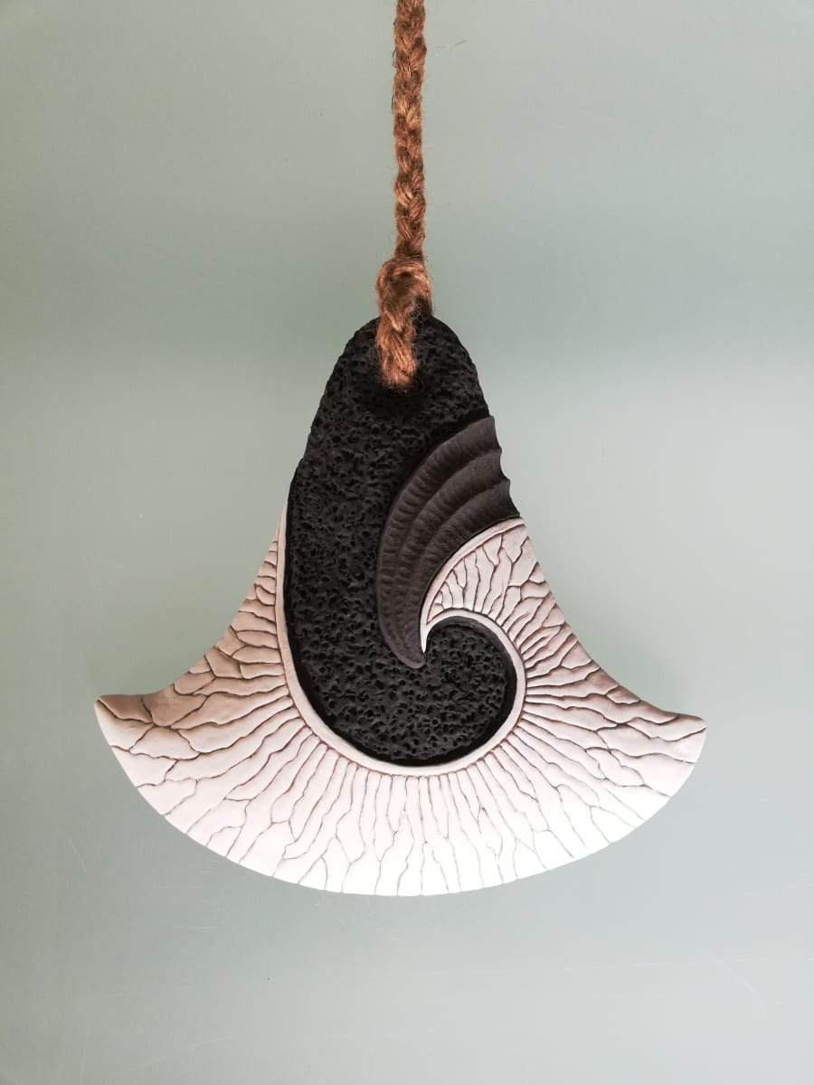 Hammerhead IX by Jo Richards Mixed Media Artist, Image 2.