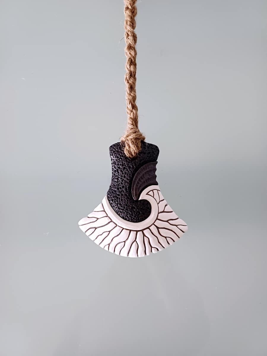Hammerhead L II (small) by Jo Richards Hooker Artist, Image 1.