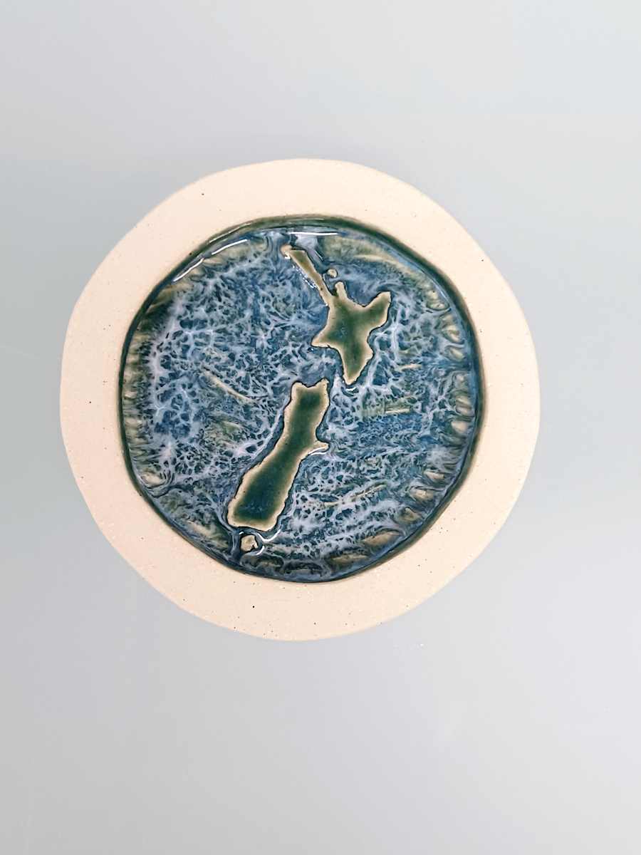 NZ Keepsake mini by Jo Richards Hooker Artist, Image 3.
