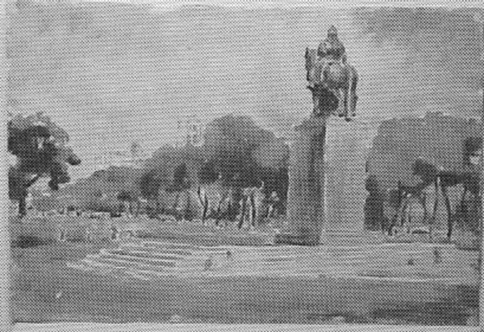 Statue at Century of Progress Campus by Tunis Ponsen 
