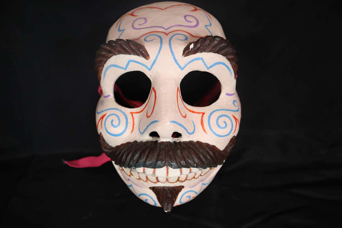 Calaca Bigote by Zarco Guerrero, Image 1.