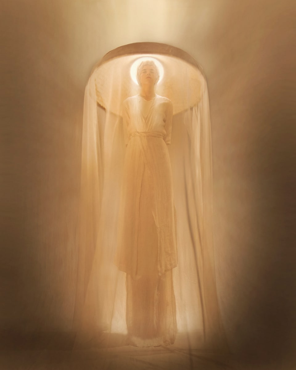 Mono Giraud, Reina de Oros by Da Silva Gallery/Gallerylabs 