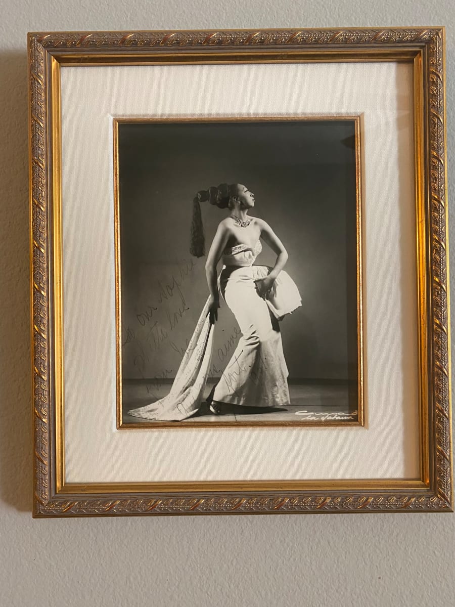 Josephine Baker inscribed B&W photo 