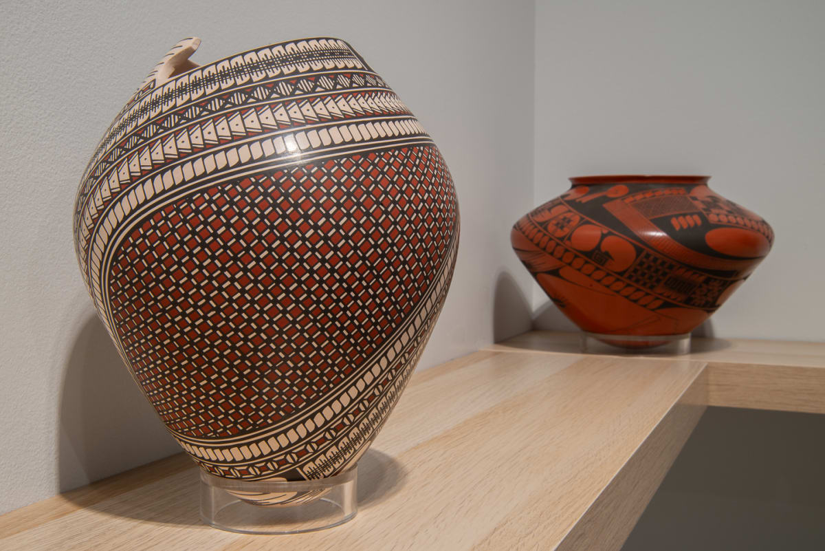 17 Installation view Mata Ortiz: Highlights from the Lysbeth Warren Anderson Collection. Image by: Nick Gialanella, 2024 by Mata Ortiz 