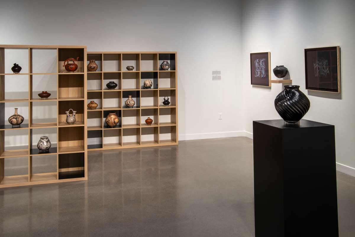 20 Installation view Mata Ortiz: Highlights from the Lysbeth Warren Anderson Collection. Image by: Nick Gialanella, 2024 by Mata Ortiz 