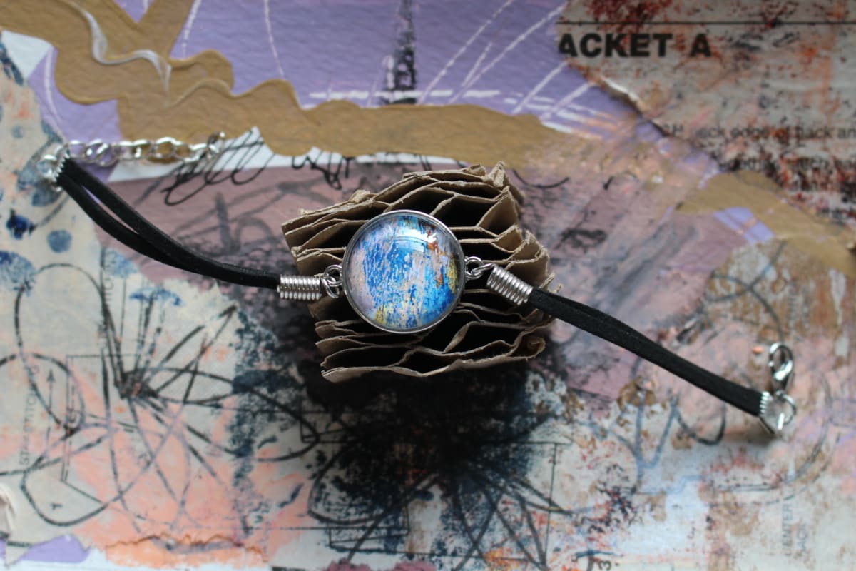 Daydream bracelet by Bernadette Rivette  Image: Bracelet with leather and chain band