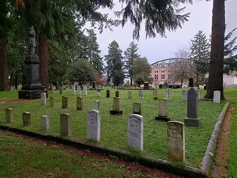 Pioneer Cemetary Tour 6-8 people by FMAAA 