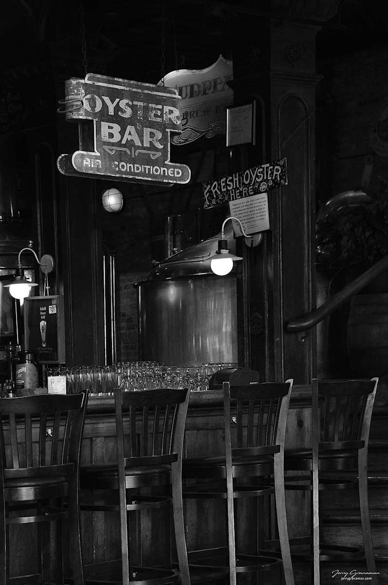 Oyster Bar by Jerry Granaman 