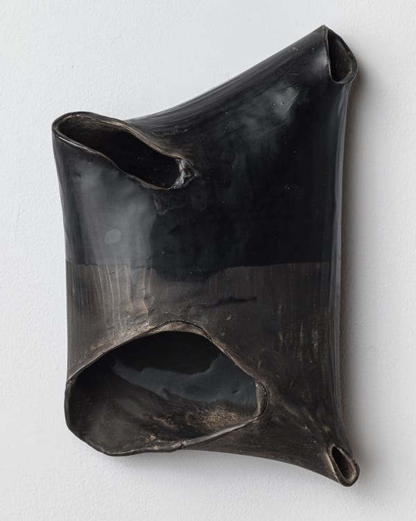 VENTER 3 by STEPHANIE HARGRAVE  Image: Photo Paul Takeuchi