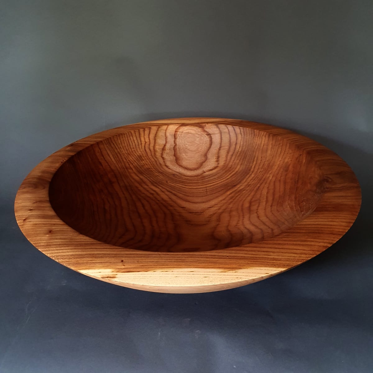 elm bowl 2021_1 by Simon King  Image: large elm bowl