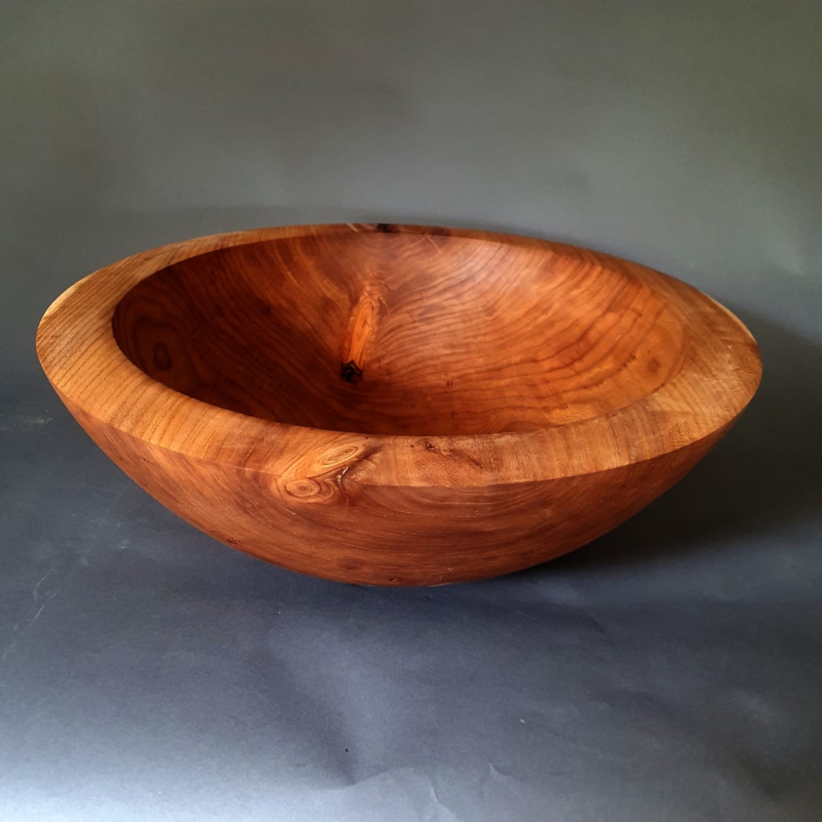 elm bowl 2021_2 by Simon King  Image: large elm bowl