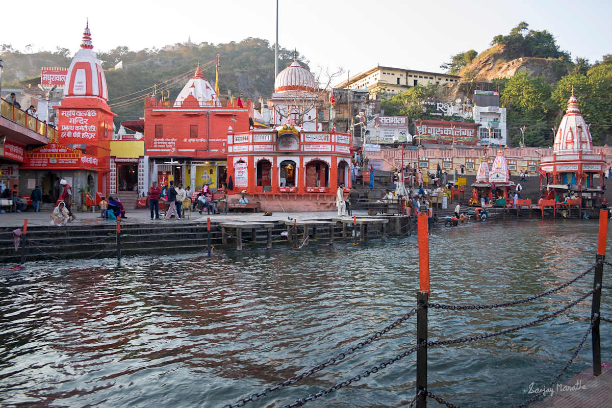 Har-Ki-Pauri Ghat, Haridwar (2005) by Sanjay Marathe  Image: The Har-Ki-Pauri ghat at dusk in Haridwar, Uttarakhand, India.