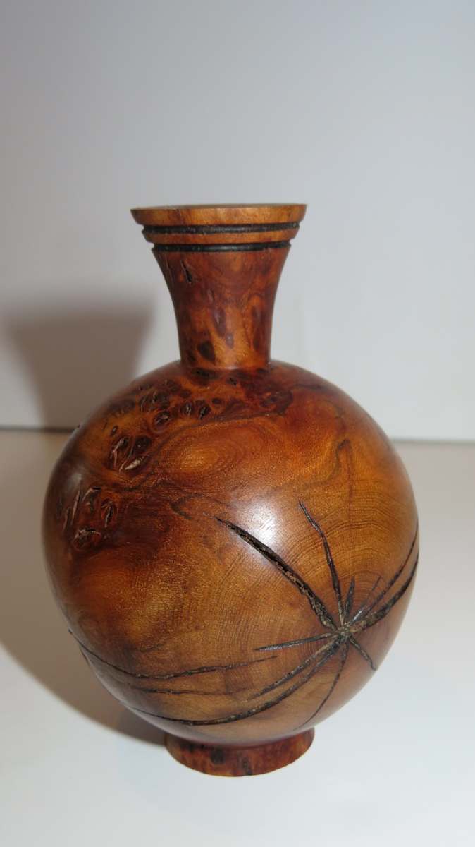 Burr Elm vase by Arun Radysh-Haasis 