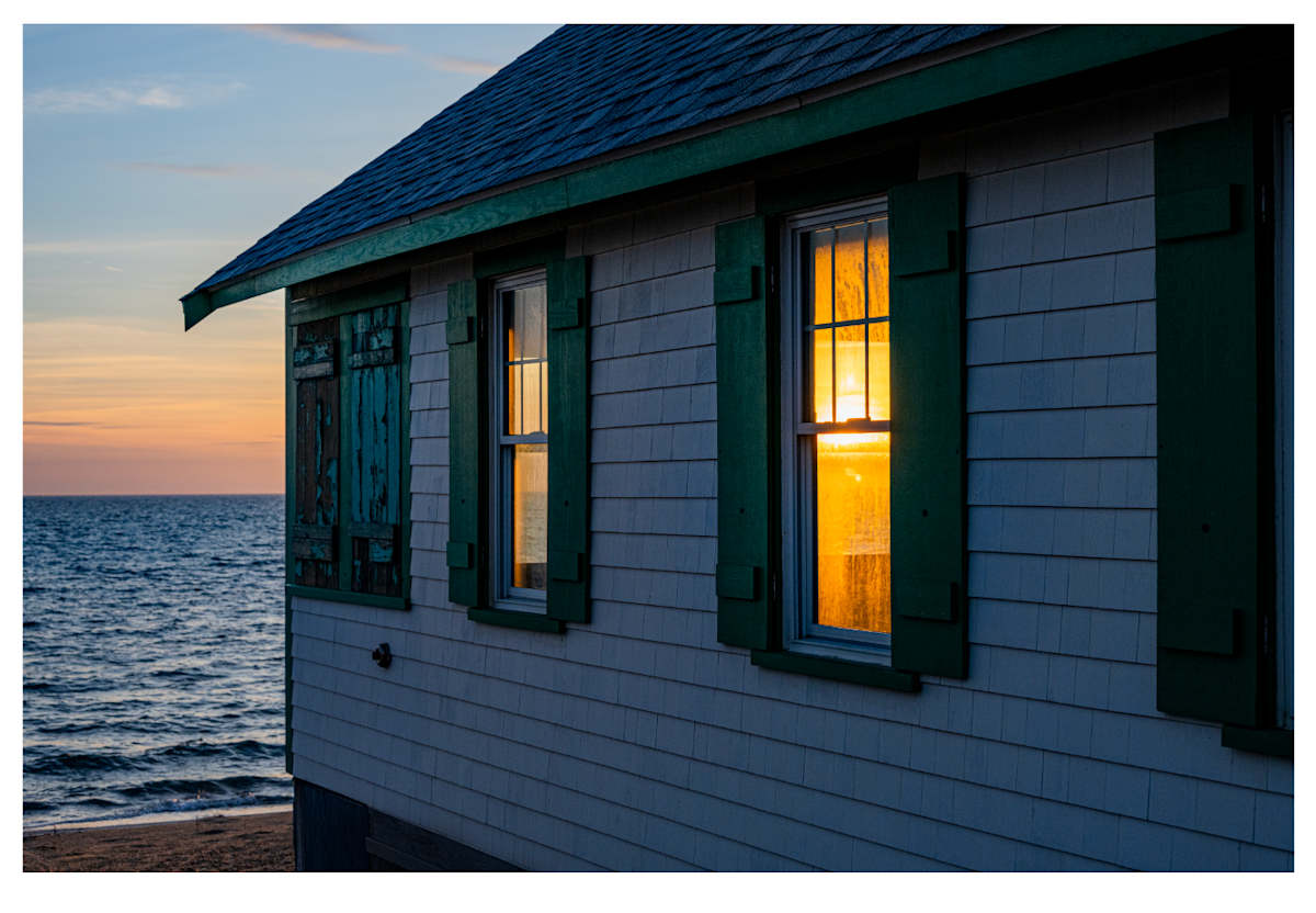 Bayside Glow by Artnova Gallery & Salt Studio 