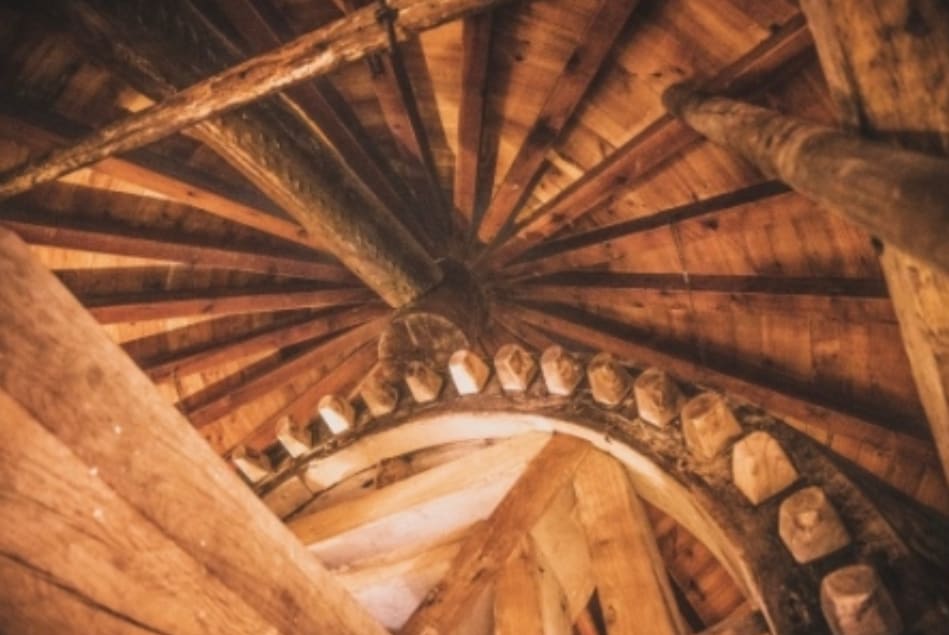 Milagros-Interior by Rebecca Gast, Image 15.