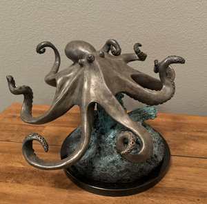 Sovereign of the deep by Christie Janis, Image 1.