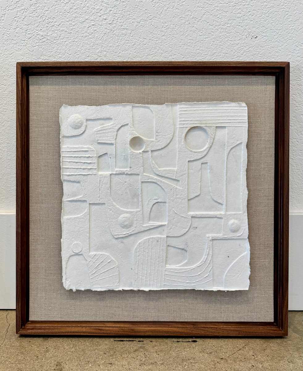 Undercurrents bianco |1 by Kippi Leonard, Image 2.