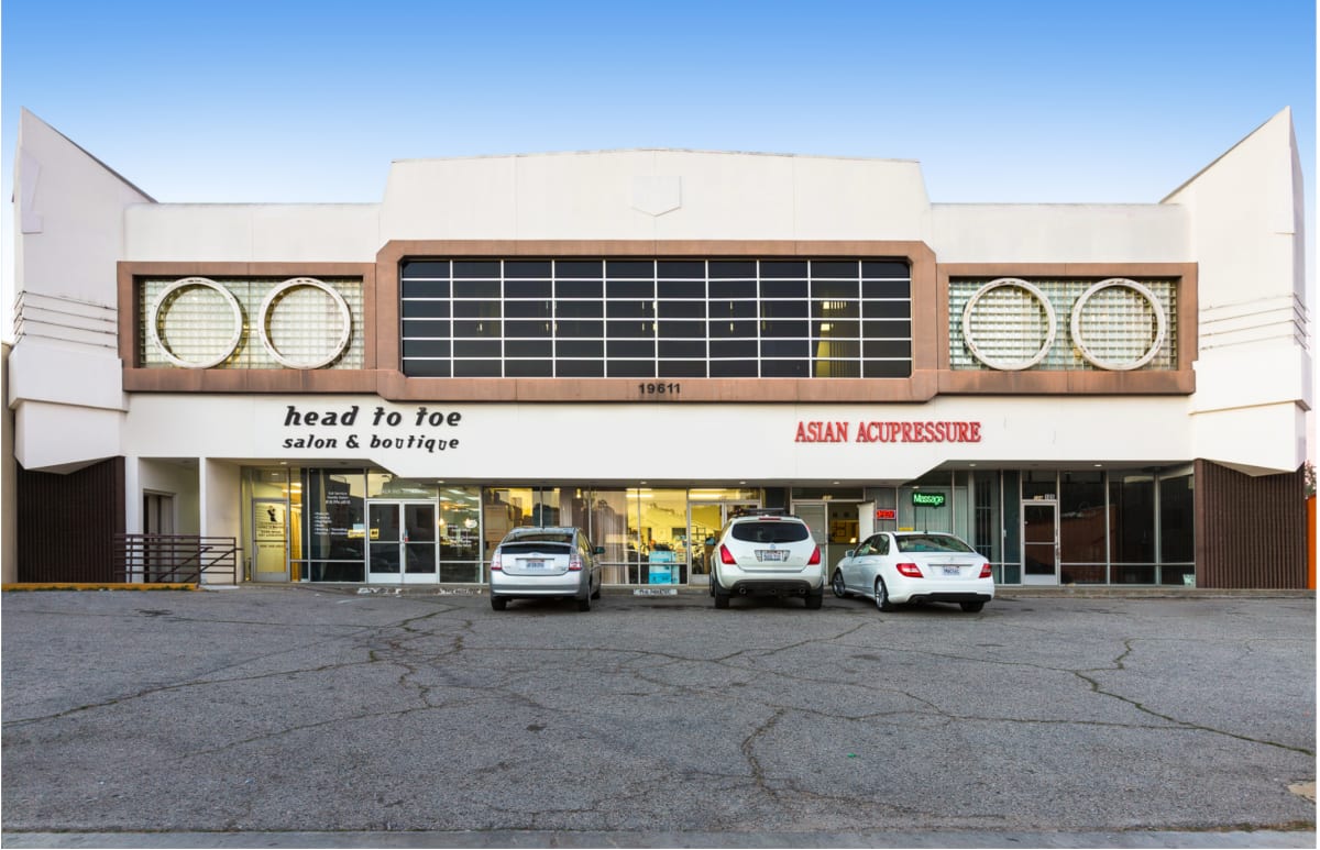 Fleetwood Center by Ashok Sinha  Image: Los Angeles, California 
Architect: Lee Oakes 
Year of Completion: 1987