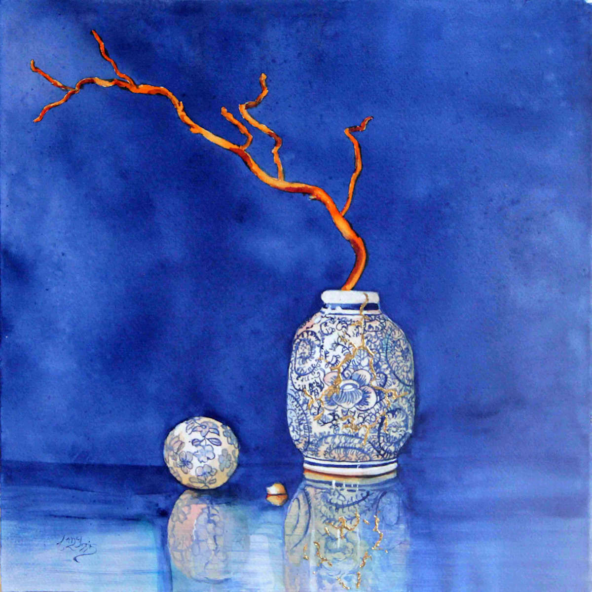 Beauty in Brokenness Kintsugi Egg Vase by Theresia McInnis 