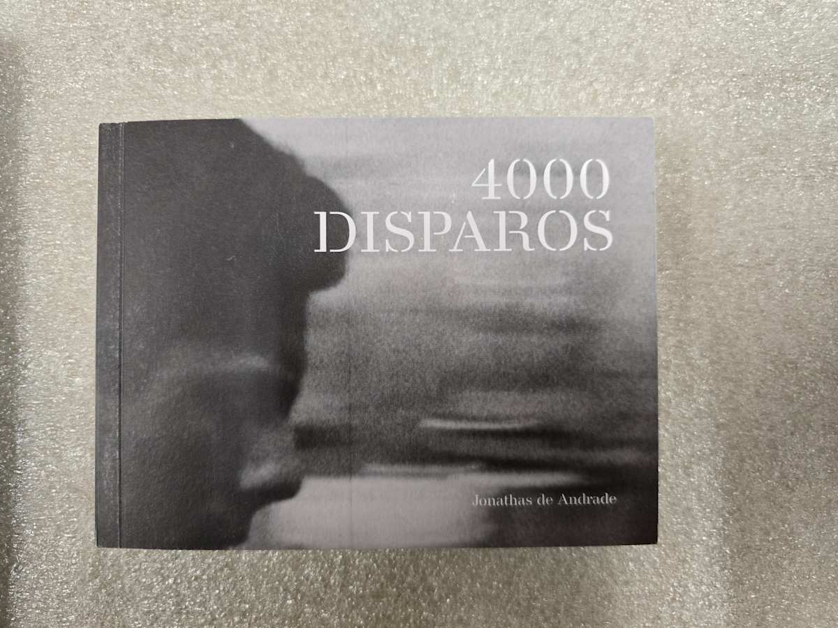 4000 Disparos by Jonathas de Andrade 