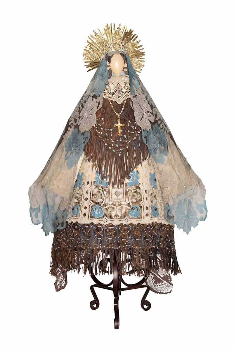 La Conquistadora, Image 1.