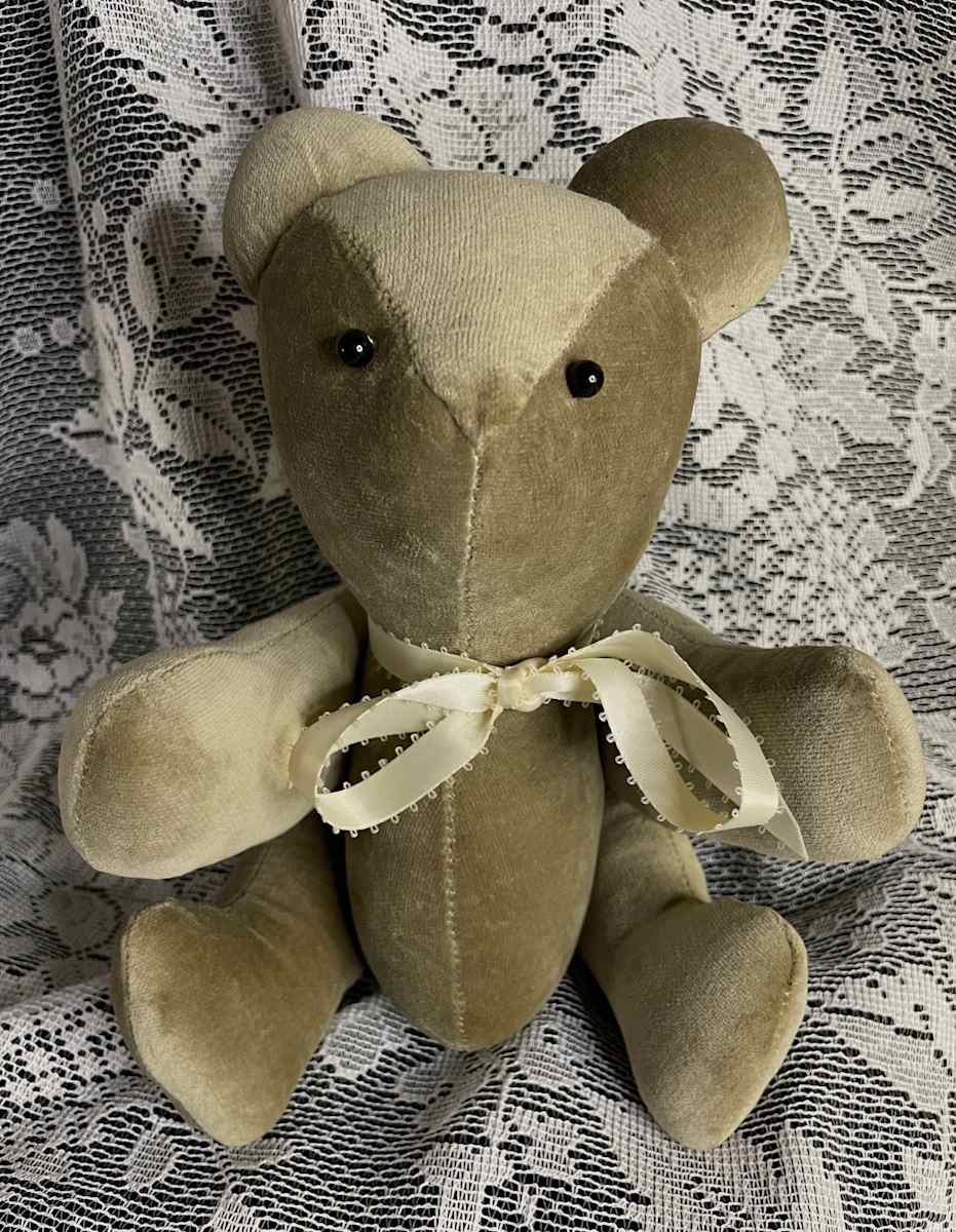 Velveteen Sachet Bear, Silver Grey by Susan Detroy 