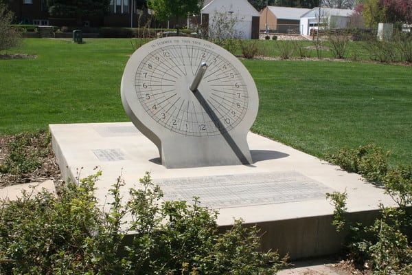 War Memorial Sun Dial by Unknown, Image 1.