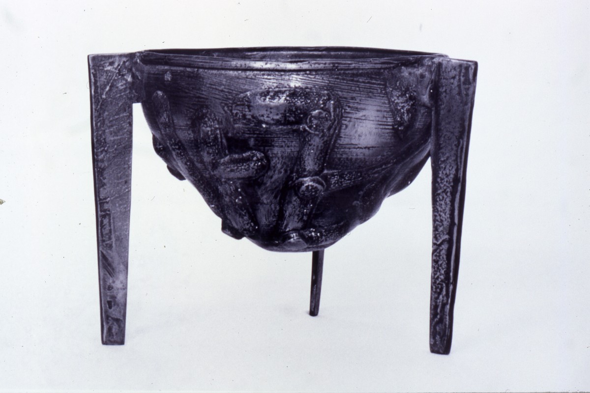 Tripod Cauldron by William Underhill 