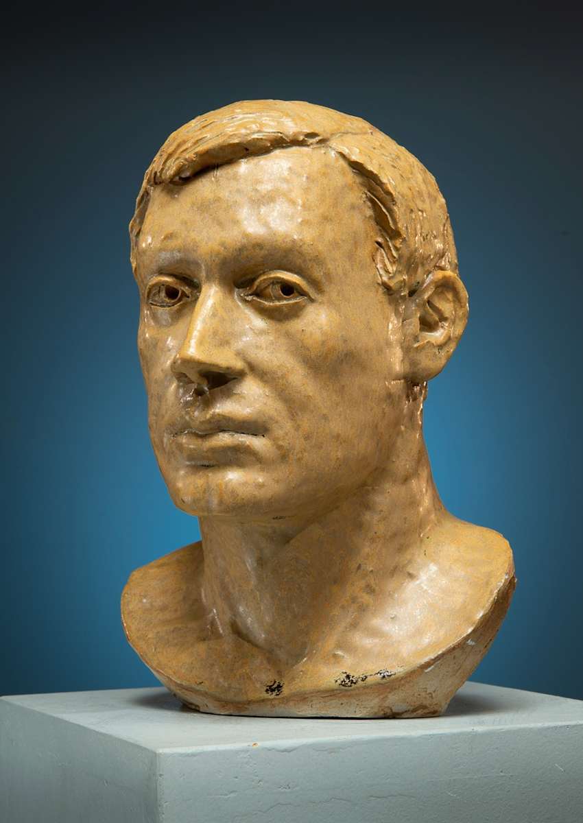 Untitled Glazed Head by William Underhill, Image 1.