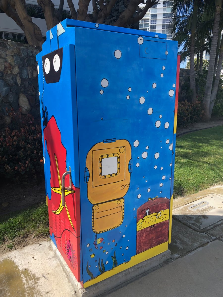 Diving Bell by Student Artists: OAB Orange Avenue  Image: CalTrans Signal Box on Orange Ave
