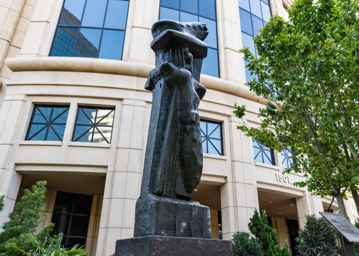 Upright Motive No. 8 by Henry Moore 
